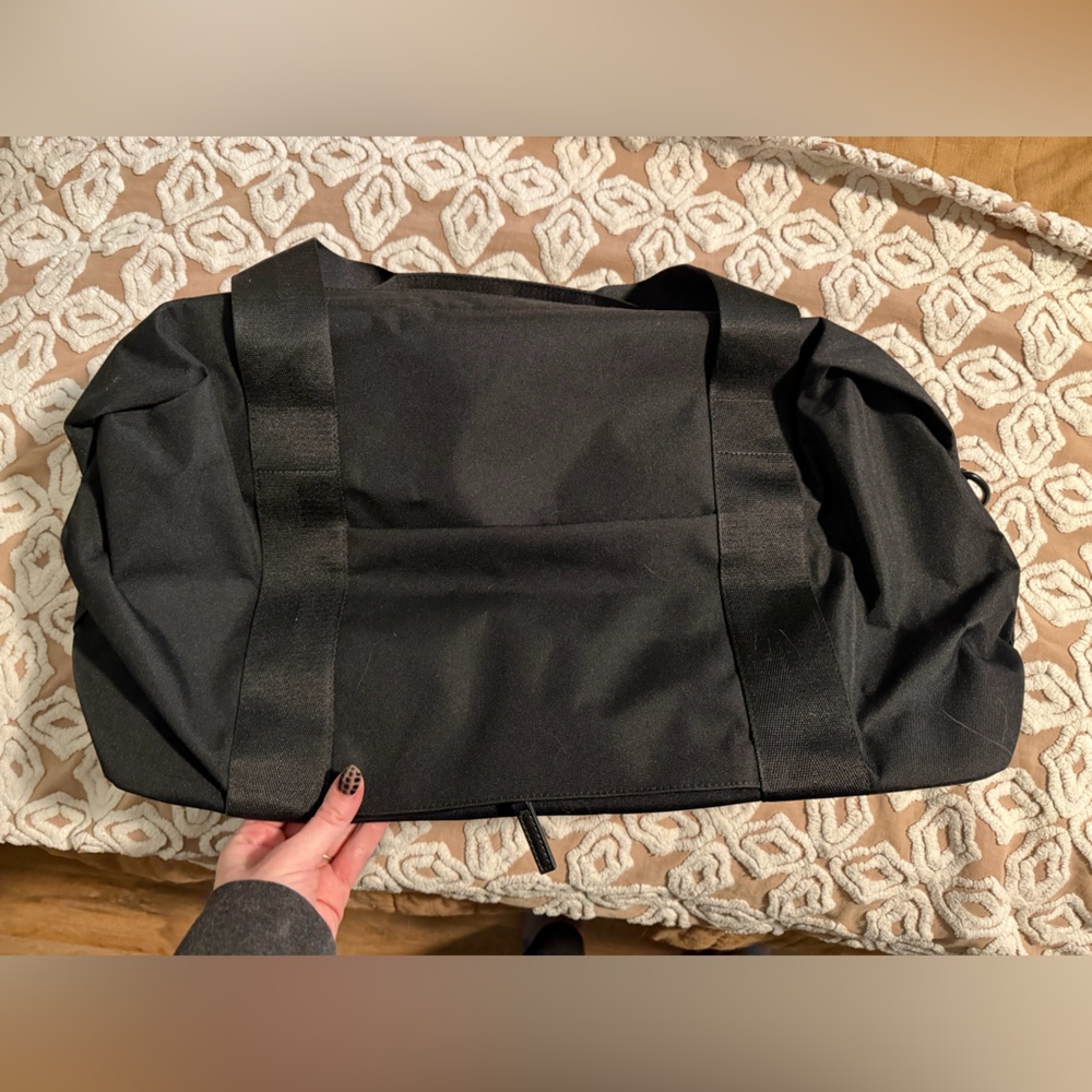 BEIS Beisic Duffle Bag Black NWT - Picture 4 of 5